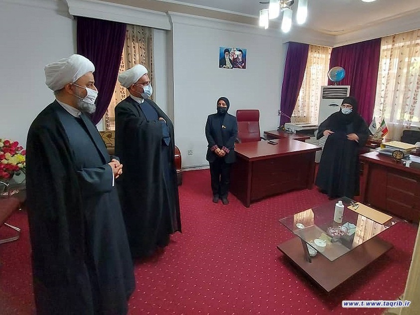 بازدید دبیرکل مجمع تقریب از مرکز فرهنگی ایران در بغداد