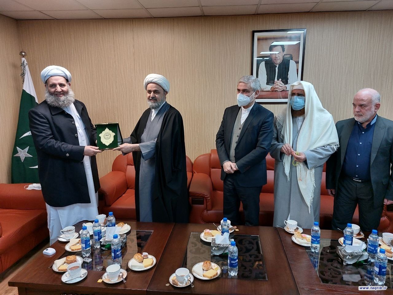 وزير الشؤون الدينية في باكستان يلتقي مع الامين العام للمجمع العالمي للتقريب