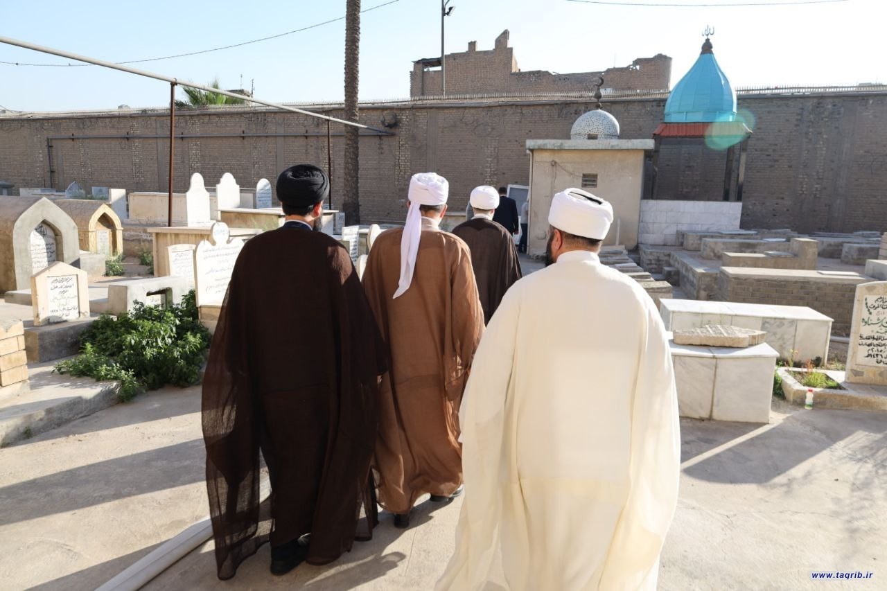 حجة الاسلام شهرياري يزور مرقد عبد القادر الجيلاني في يغداد
