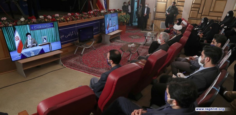 الإمام الخامنئي في اتصال متلفز مع ممثّلي اللجان الطلابية الجامعية: ستُطرد أمريكا من سوريا والعراق