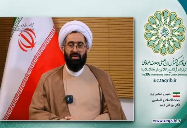 دشمن به دنبال ایجاد اسلام سکولار و بدلی است