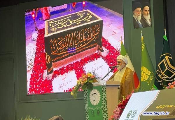 سادن الروضة الرضوية المقدسة: يجب الاهتمام بالأبعاد المختلفة لقضية الوحدة الإسلامية