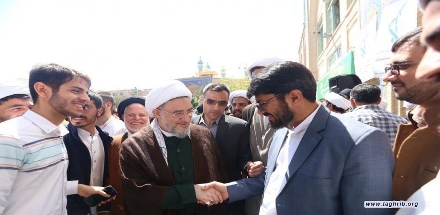 آية الله الاراكي يشارك في وقفة تضامنية لطلاب العلوم الدينية وعلمائها في دعم حرس الثورة الإسلامية بقم المقدسة