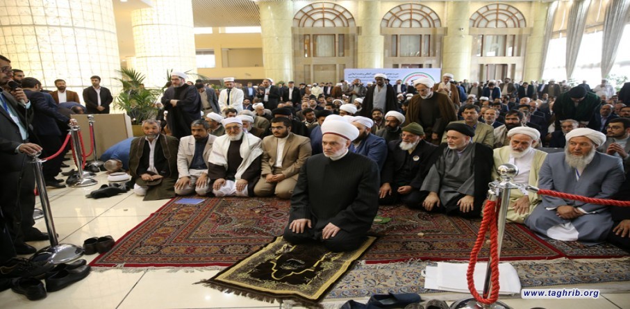صلاة الوحدة في المؤتمر الدولي الثالث و الثلاثون للوحدة الاسلامية في طهران