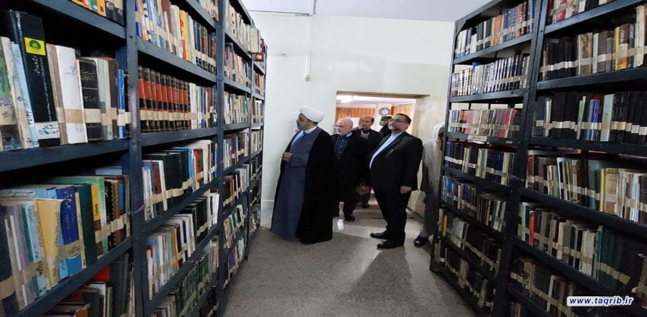 الأمين العام الدكتور شهرياري يزور مركز البحوث الفارسية الايراني والباكستاني في اسلام آباد