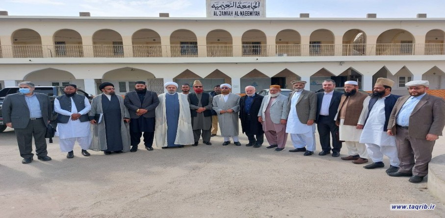 الدكتور حميد شهرياري يتفقد الجامعة النعيمية في كراجي باكستان