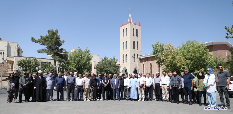 ضيوف المؤتمر الاقليمي الـ3 للوحدة الاسلامية يزورون كنيسة القديسة مريم في مدينة ارومية بمحافظة اذربايجان الغربية