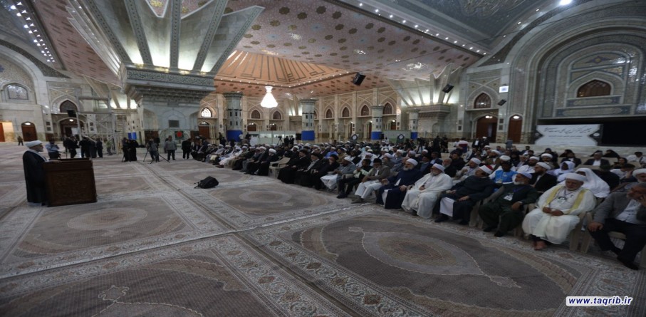 ضيوف مؤتمر الوحدة الإسلامية الـ 40 يجددون العهد والميثاق مع مبادئ الامام الخميني الراحل (رض)